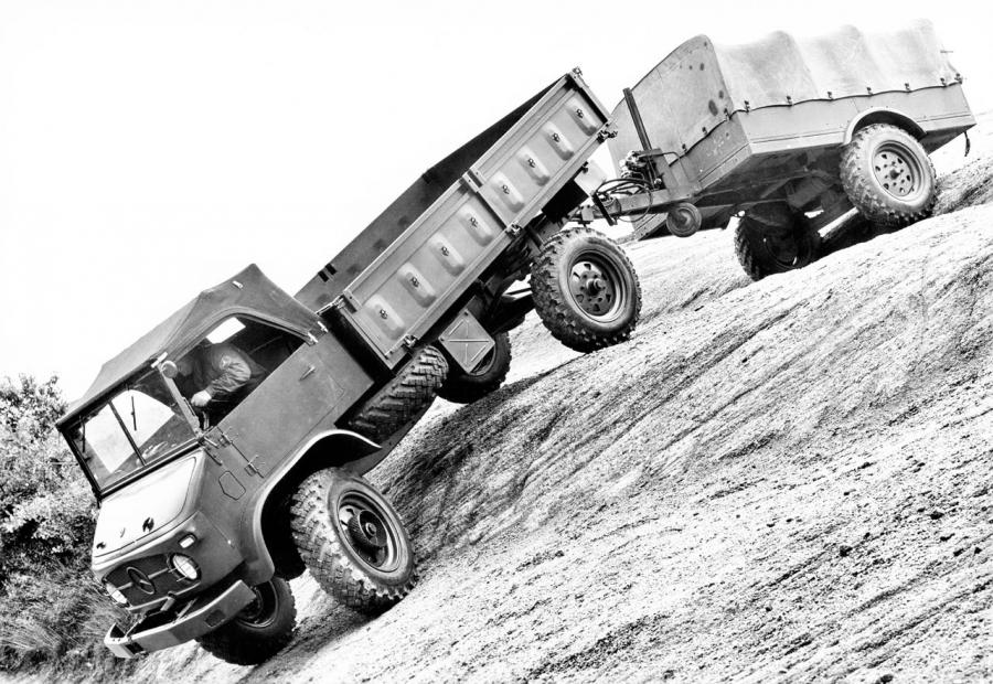  Mercedes-Benz Unimog S U82 1956 года  (фото 3 из 4)